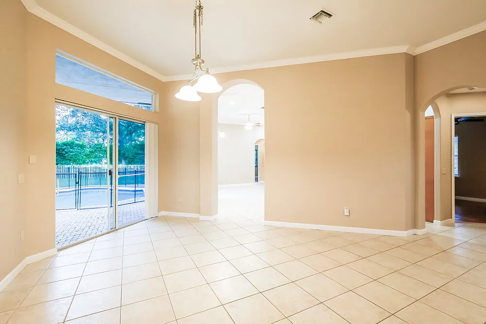 5 bed, 3.0 bath, 3134 sqft, $5,590 — Photo 3