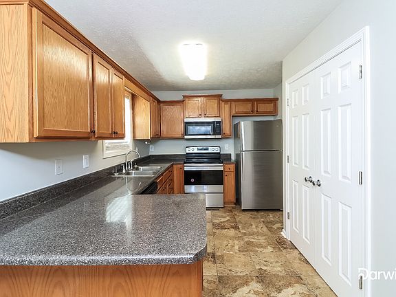 3rd image of 131 S Winds Dr