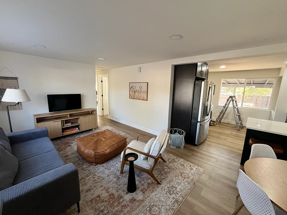 3025 Ursula St #1