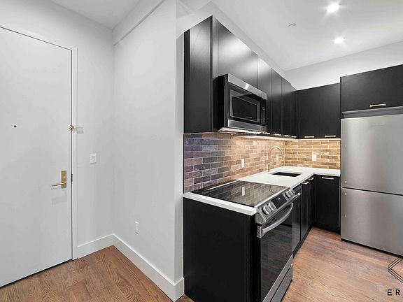 2nd image of 97 Varet St #3E