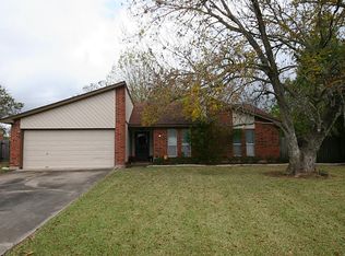 501 Lotus St, Lake Jackson, TX 77566