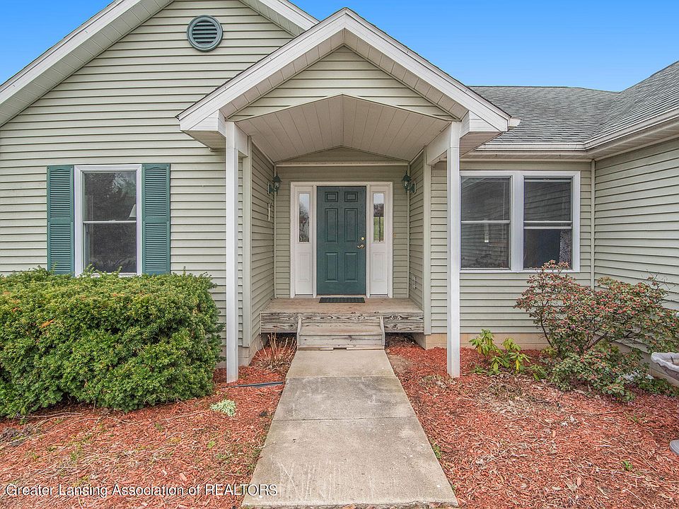 1st image of 410 N Iris Ln