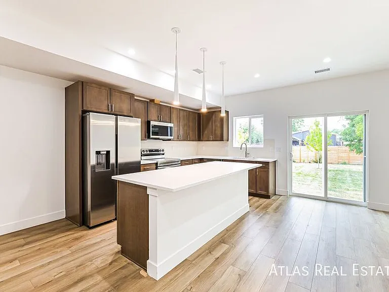 2742 W 2nd Ave — Photo 7