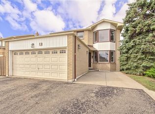 2 Nuttall St, Brampton, ON L6S4X3