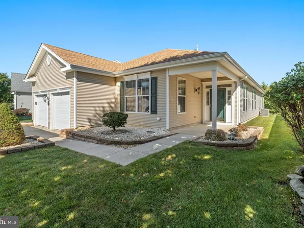 6 Mountain Stream Ct, Barnegat, NJ 08005