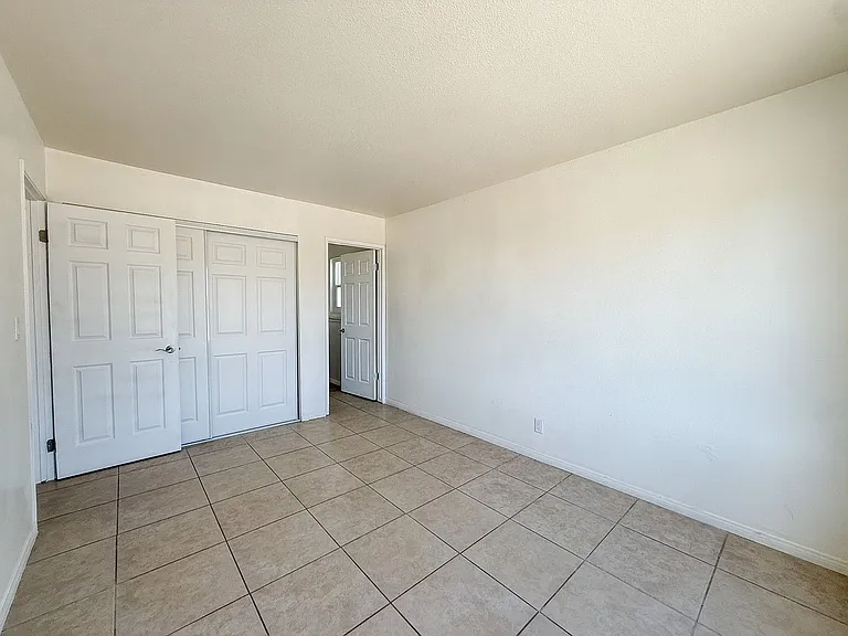 5839 Bagley Ave — Photo 8