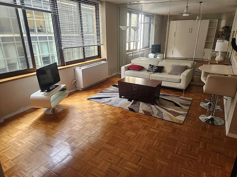 161 W 61st St #9D — Photo 3