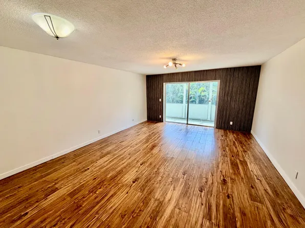 1000 NE 14th Avenue #304, Hallandale Beach, FL 33009