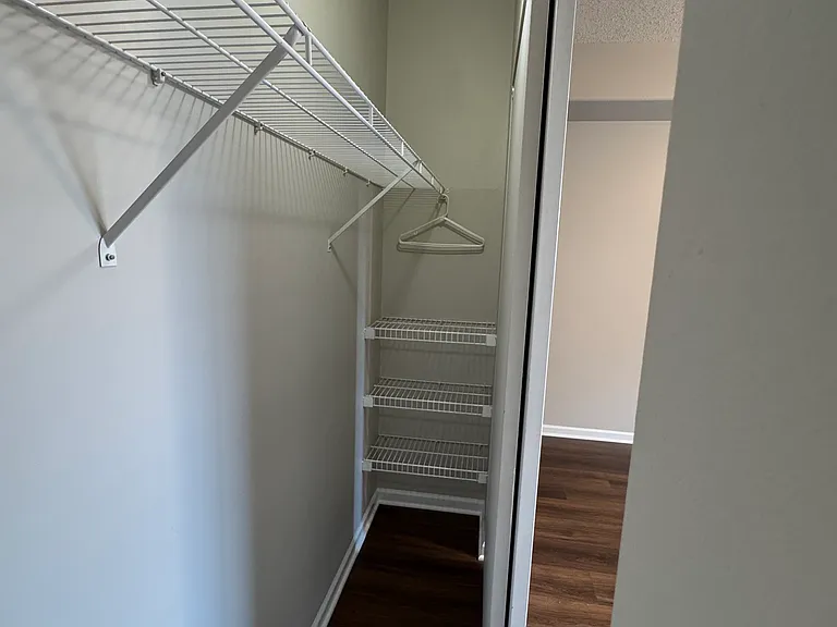 5045 N Northwest Hwy #102 — Photo 8