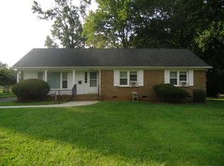 6400 Bridgeport Dr, Charlotte, NC 28215