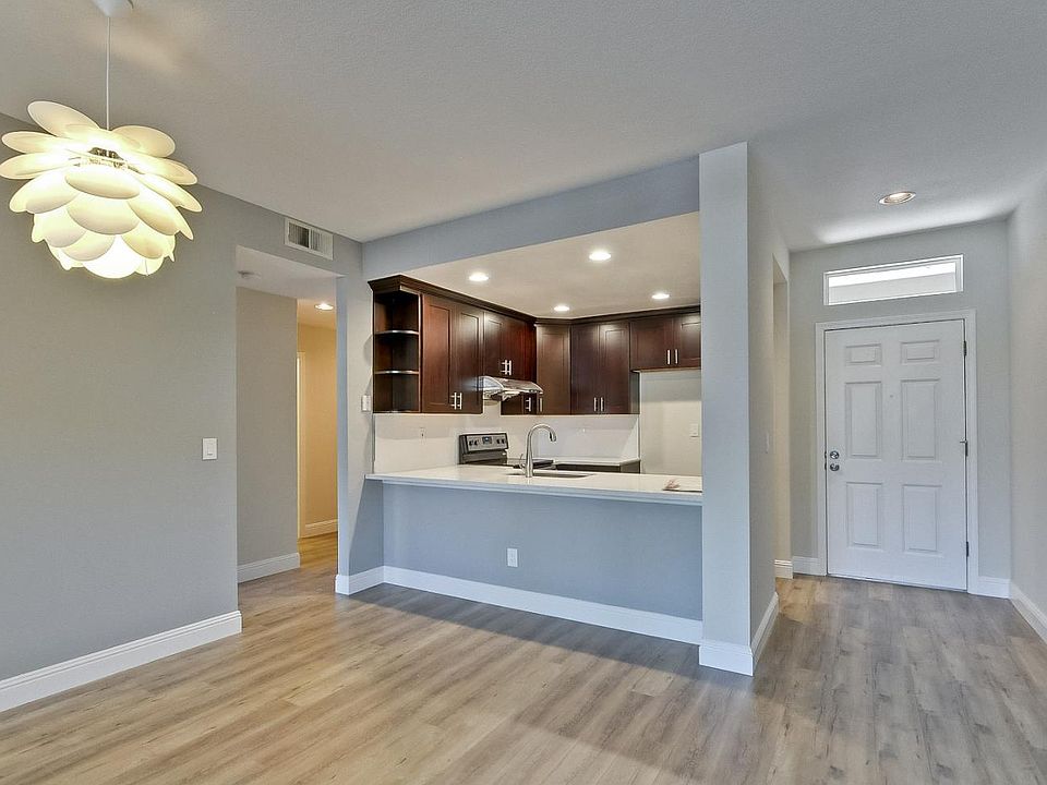 1st image of 1730 Parkview Green Cir