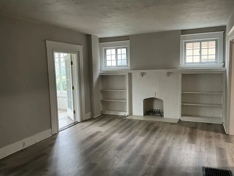 Building Photo - 611 E Mitchell Ave #1