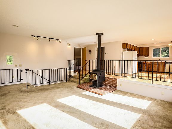 3rd image of 12605 Carriage Pl SE