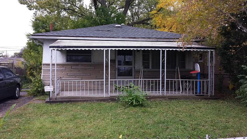 843 Midland Ave photo 1