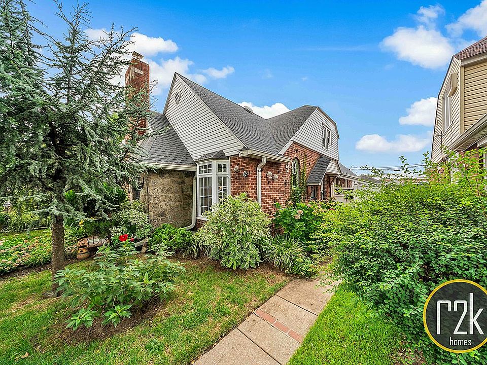 2556 90th St, East Elmhurst, NY 11369 | MLS #S1844405 | Zillow