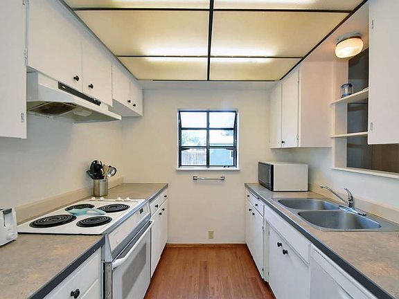 5th image of 416 E Montgomery Ave