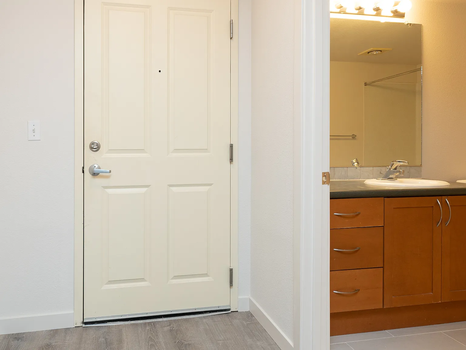 118 107th Ave NE B111 Bellevue WA 98004 ACL - B111 — Photo 4