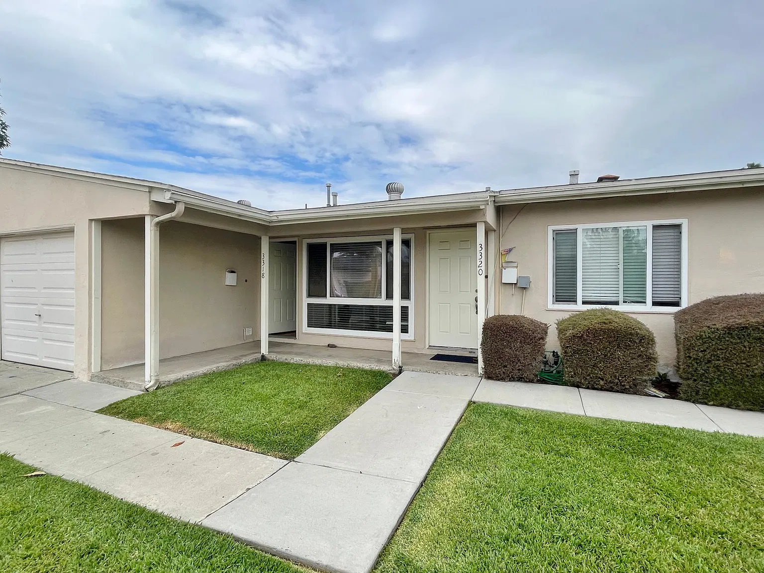 2 bed, 944 sqft, $3,150 — Photo 1
