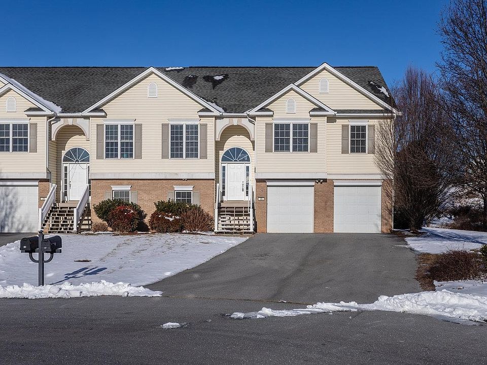 1st image of 20 Cambridge Cir