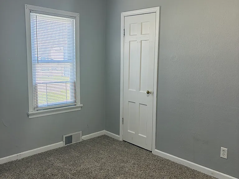 1717 E Ewing Ave — Photo 14