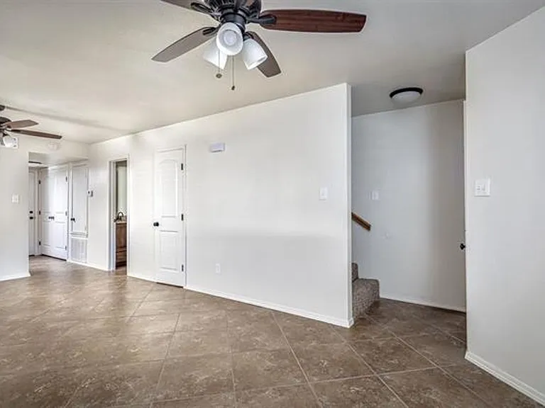 111D Rhonda St — Photo 3