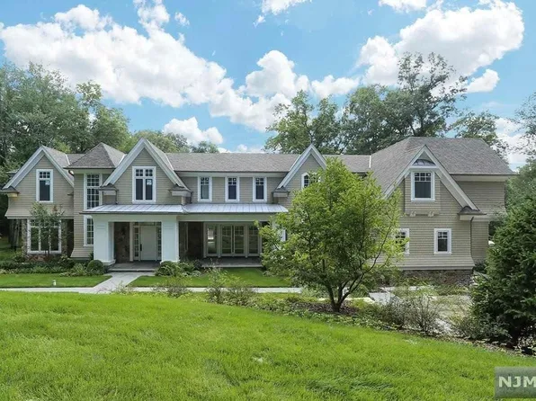 45 Duane Ln, Demarest, NJ 07627