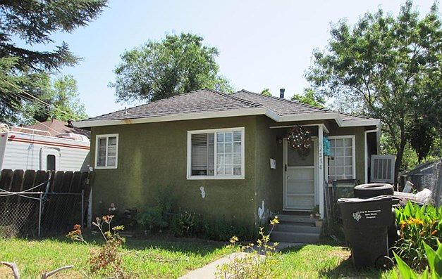1st image of 2878 Belden St