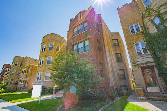2721 W Winnemac Ave #2 — Photo 1