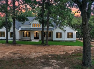 232 Corral Rd, Smithville, TX 78957