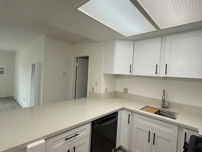 7522 Amazon Dr #8 — Photo 6