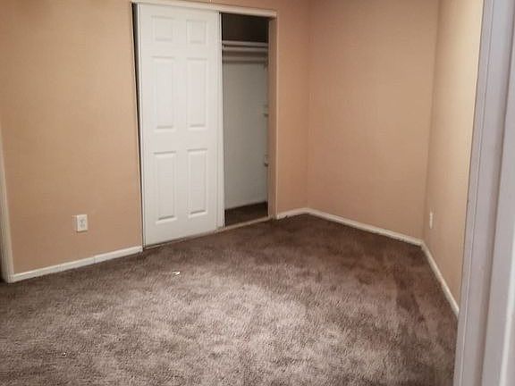 4th image of 16843 Fairfax St