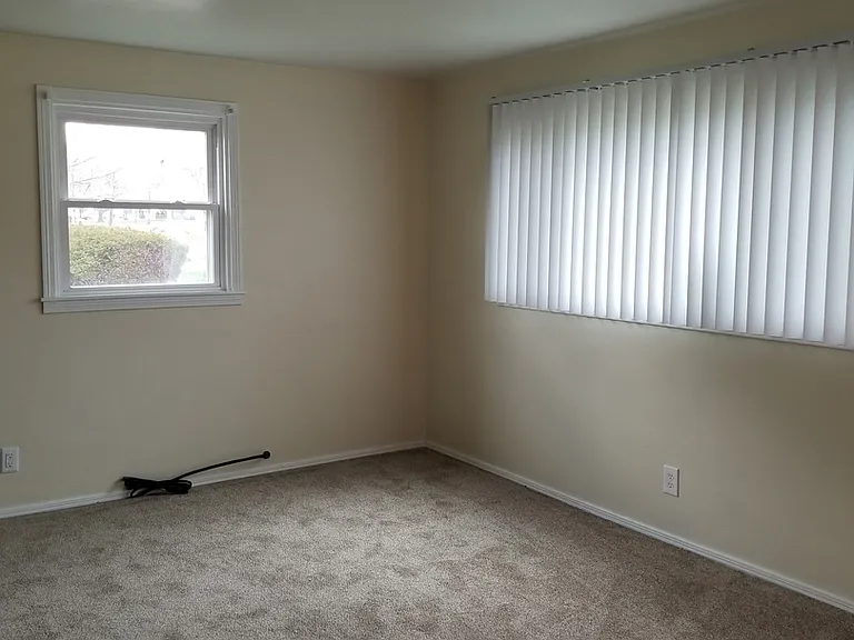 131 N Edgehill Ave — Photo 2