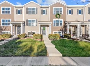 2344 Aurora Dr, Pingree Grove, IL 60140