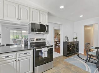 411 SW 11th St, Blue Springs, MO 64015