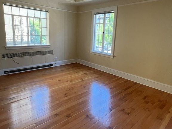 4th image of 2030 NW Flanders St APT 208