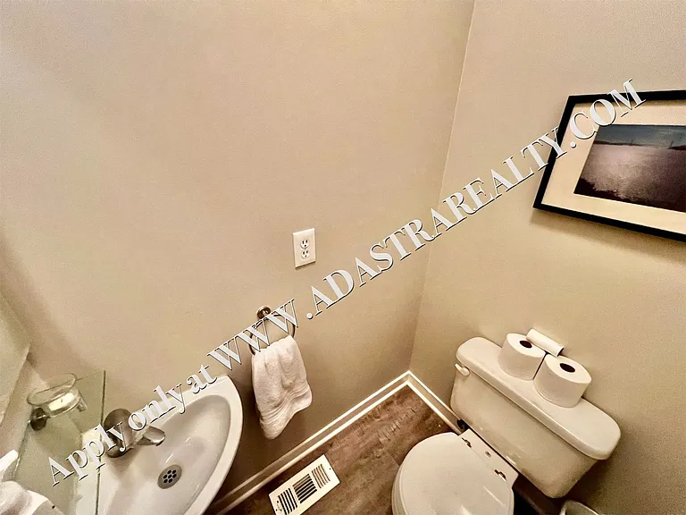 4545 Madison Ave — Photo 6