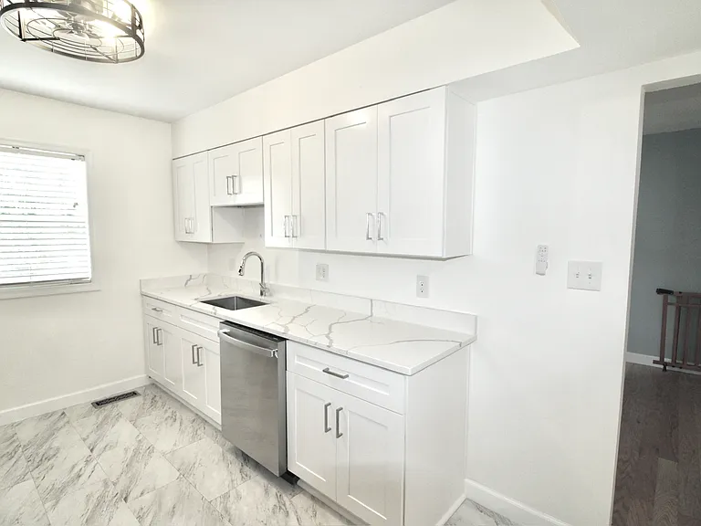 8501 Buckeye Ct — Photo 18
