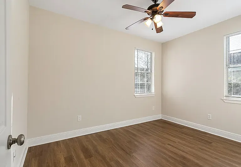 2408 Oak Pl — Photo 10