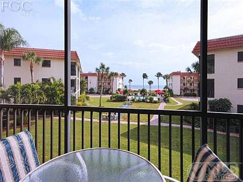2nd image of 671 E Gulf Dr Unit 3B2
