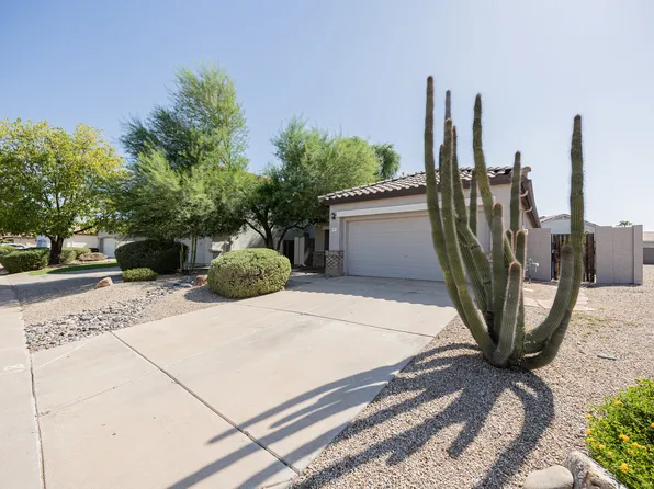 907 S Roanoke St, Gilbert, AZ 85296