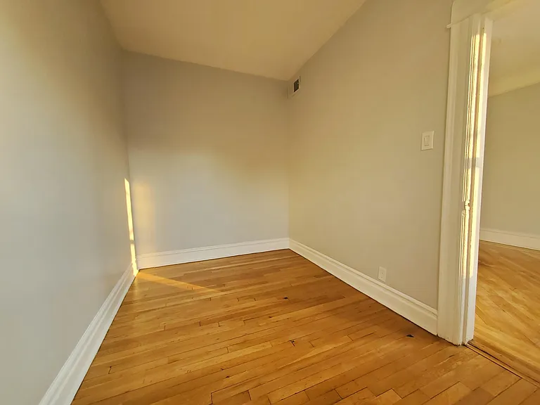 104 Baldwin Ave #2R — Photo 5