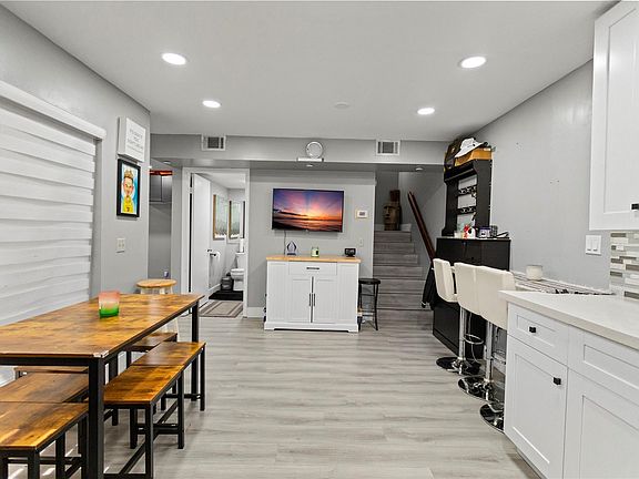 3rd image of 22940 Oxford Pl APT C