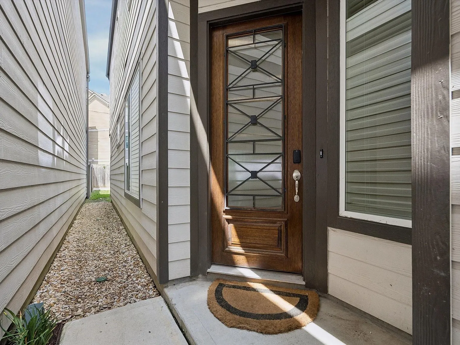 3 bed, 2.5 bath, 2533 sqft, $4,000 — Photo 3