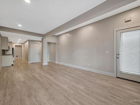 5th image of 1801 Beach St #D