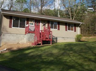 1897 Blue Jay 6 Rd, Cool Ridge, WV 25825