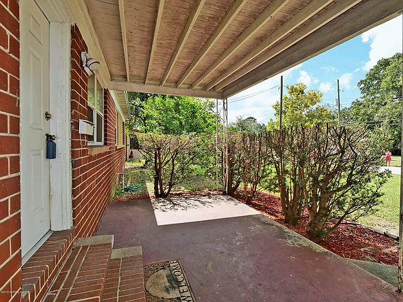 2nd image of 2719 Herrick Dr