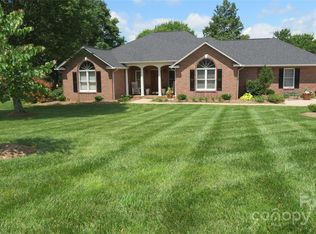 2836 Palmer Dr NE, Conover, NC 28613