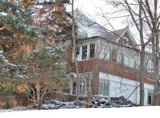 1027 4th St, Peru, IL 61354