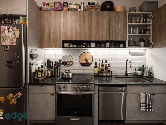 4th image of 121 Boerum St APT 1L