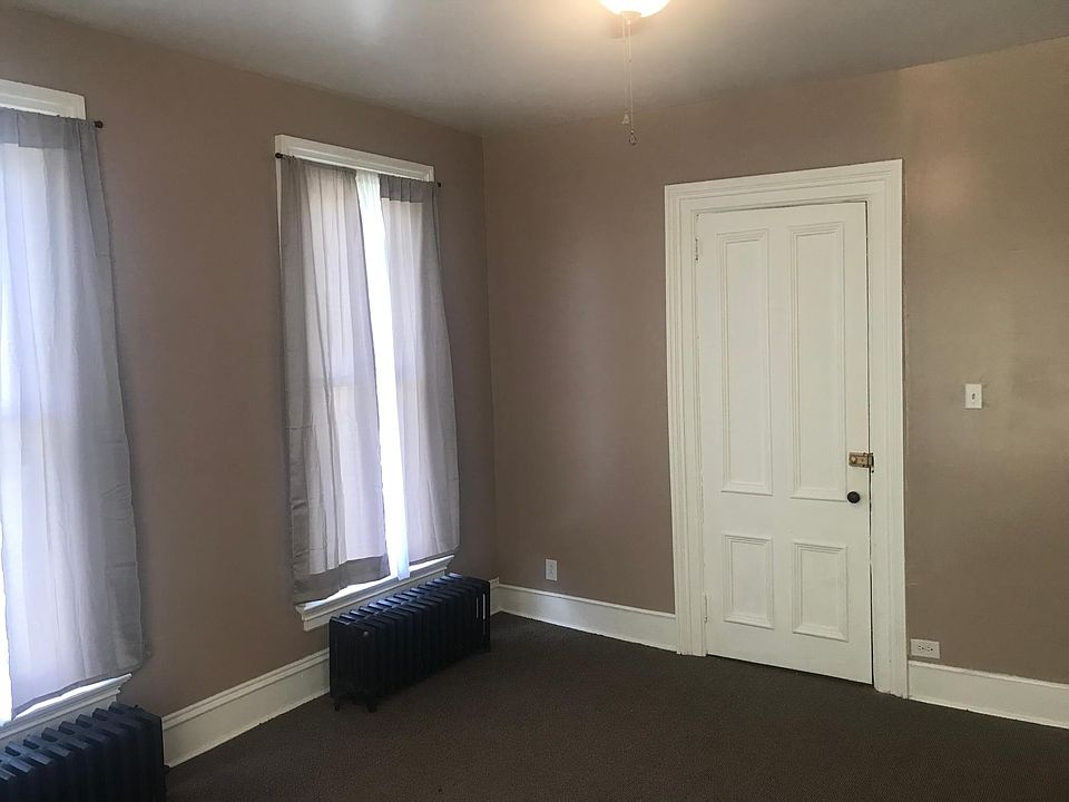 1st image of 322 E Main St APT 1